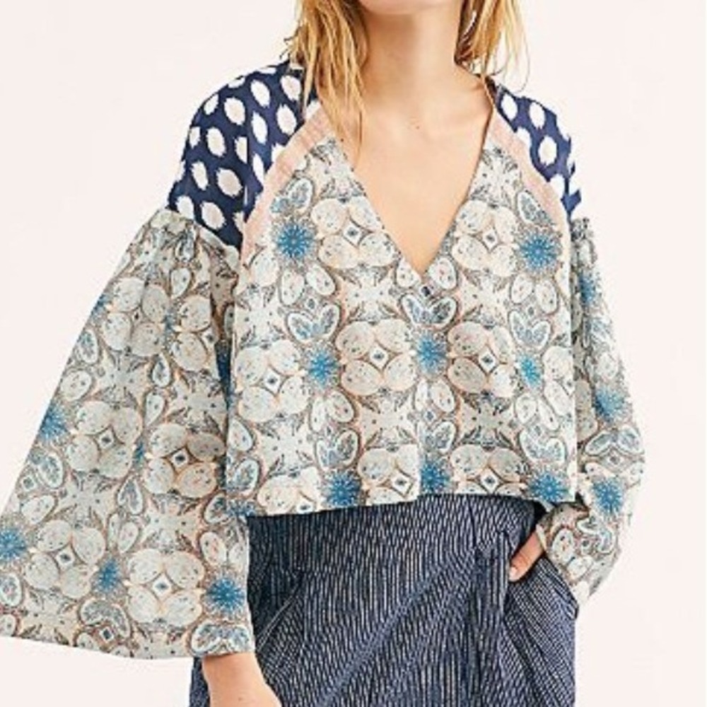 Free People Mixed Print Crop‎ Top Blue Floral Dot Bell Sleeve Boho XS OB647900